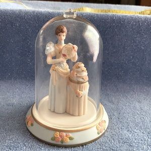 Avon 40th Anniversary figurine 2007